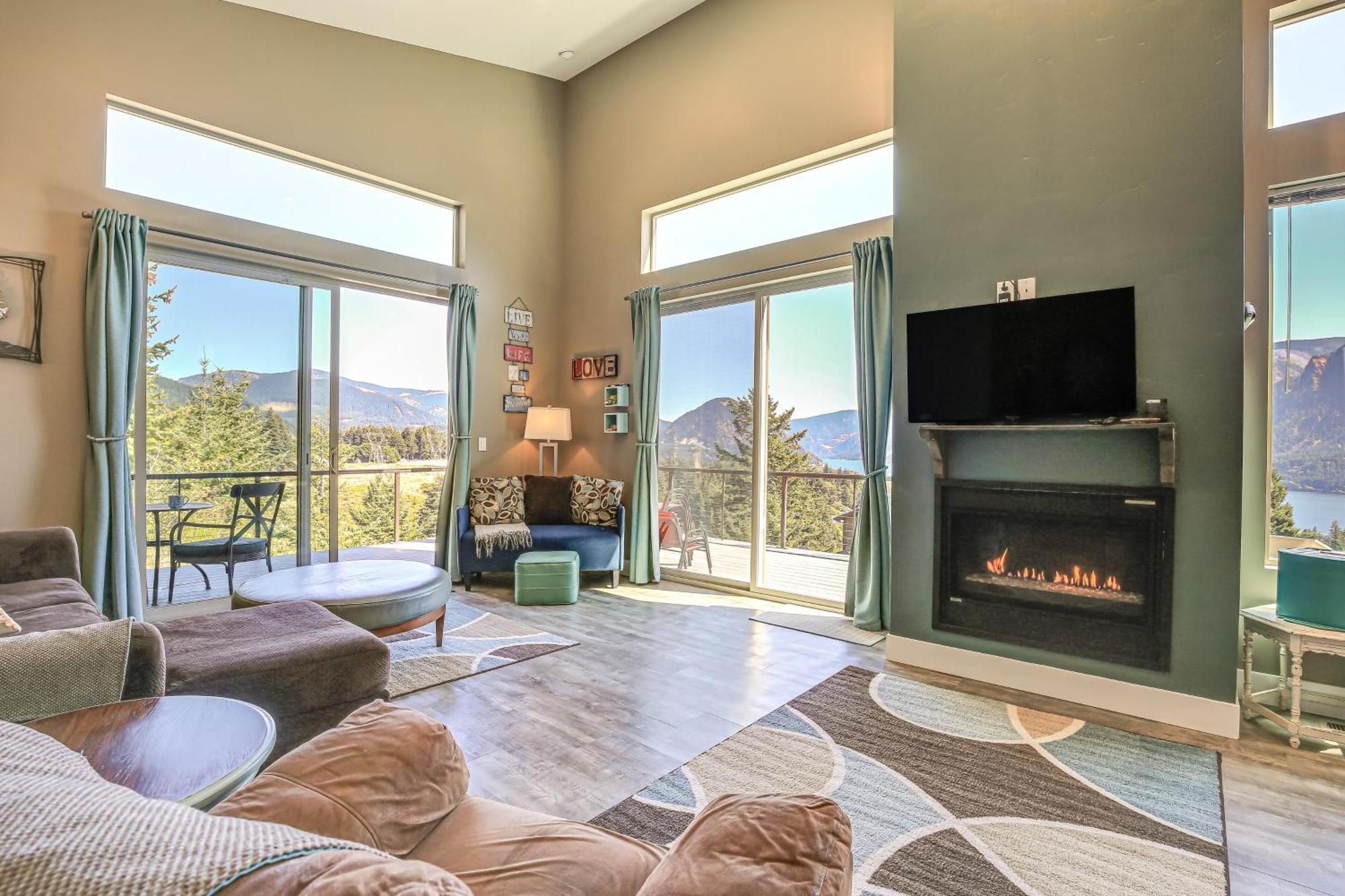 Gorge Retreat - Modern Carson Home With Mtn Views! Екстериор снимка