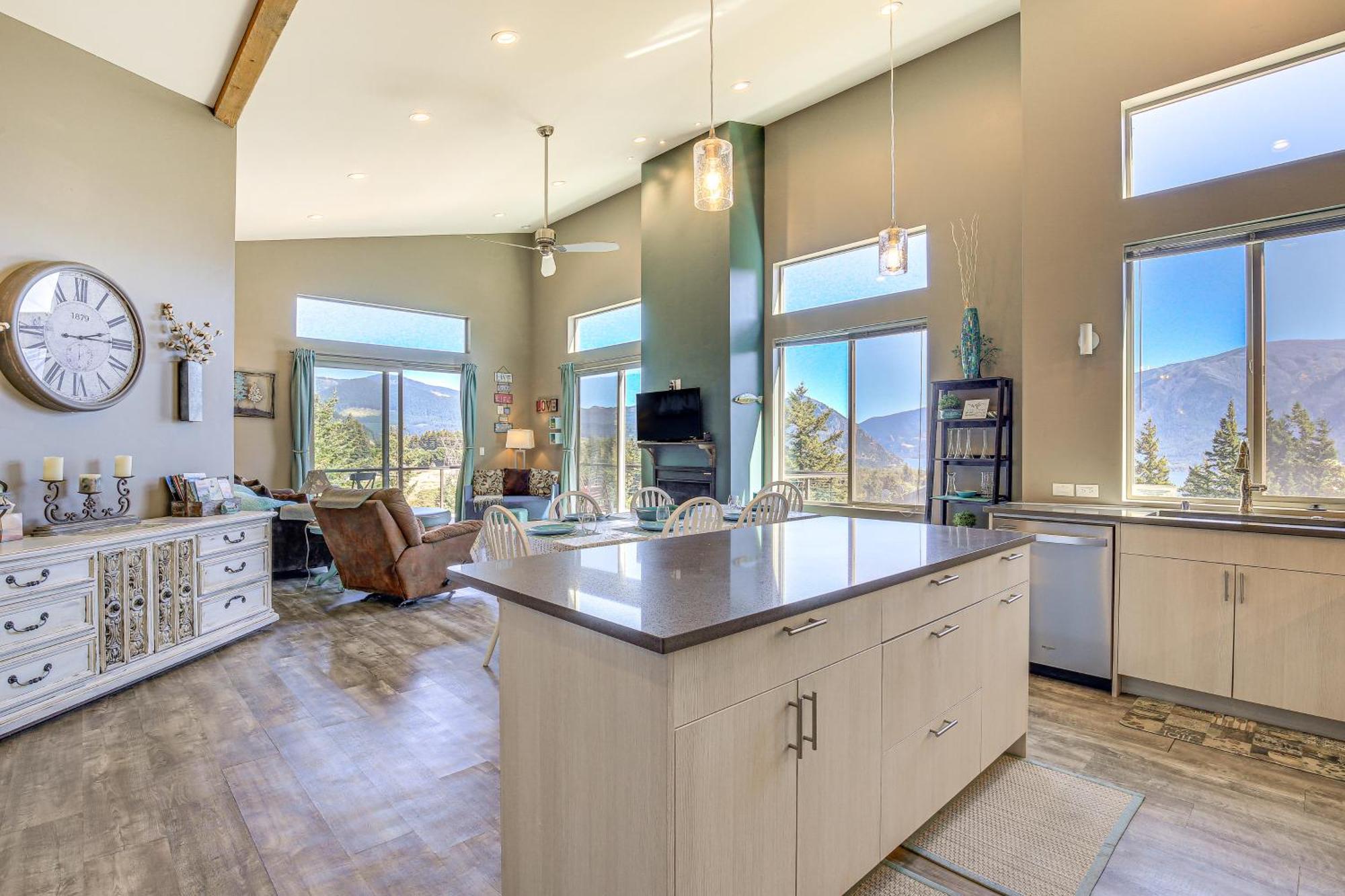 Gorge Retreat - Modern Carson Home With Mtn Views! Екстериор снимка