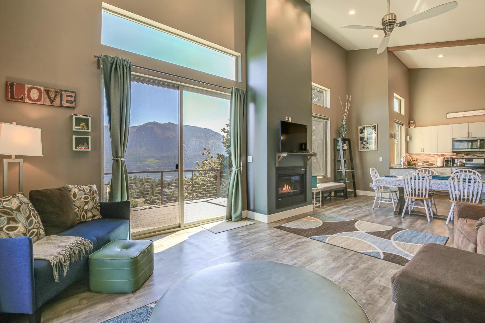 Gorge Retreat - Modern Carson Home With Mtn Views! Екстериор снимка